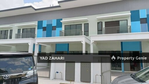 Jalan Tanjung Agas, Seksyen 30 Shah Alam | 2-Storey Terrace 4 Bedrooms | RM1800 - Spacious Living Room & Family-Friendly Neighbourhood