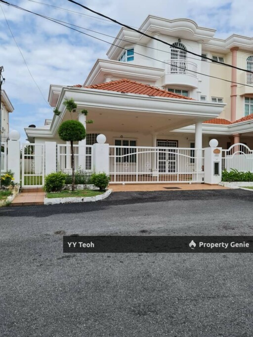 Taman Sinn Semabok 2.5 Storey Semi-D