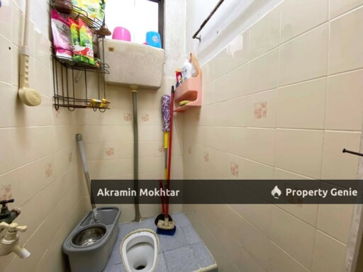 Fully Renovated | Double Storey Semi- D  Jalan Siakap Seksyen 17 Shah Alam .