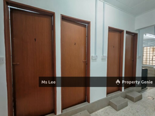 Female Room 2 RM550 @ 2nd Floor Shop Apt-Sek 7-Shah Alam-near UITM-Ready 15/10