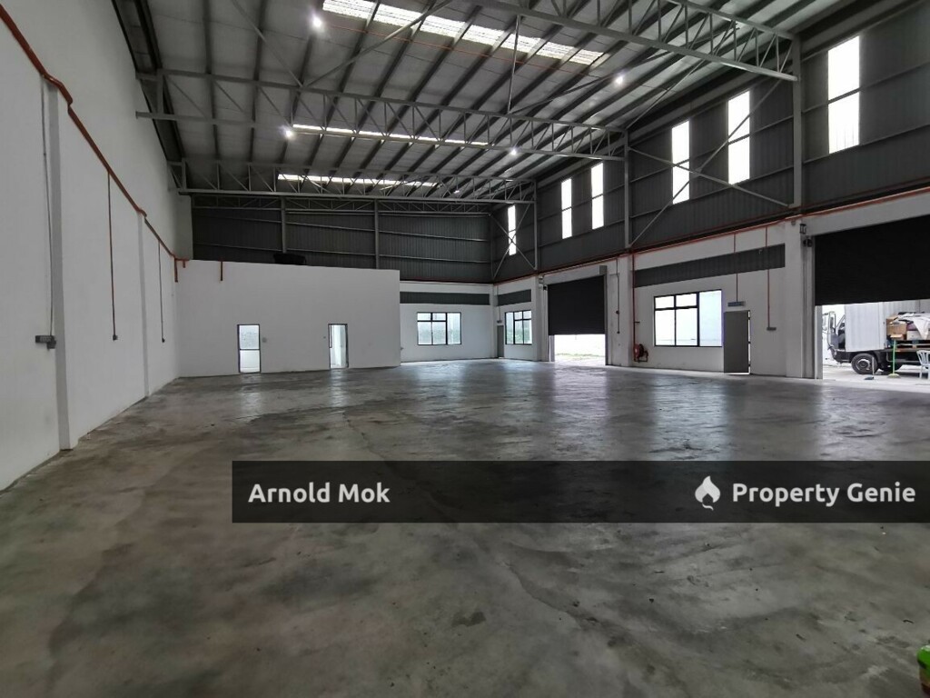 1.5 storey Semi D Factory at Setia Business Park 2 Kempas for Rent