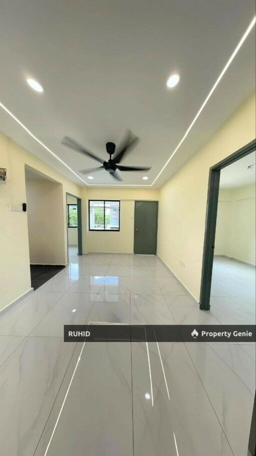 Level 1 Renovated Flat Geharu Taman Rinting Masai | 3 Bedrooms 2 Bathrooms | Freehold