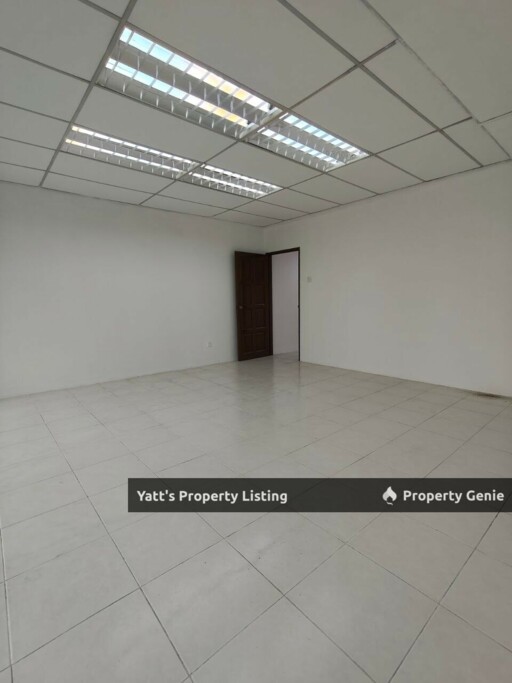 Taman Sri Putra, Johor Bahru Shop Apartment FOR SALE 📌  💰 RM235,000 🔥 Below Market Value