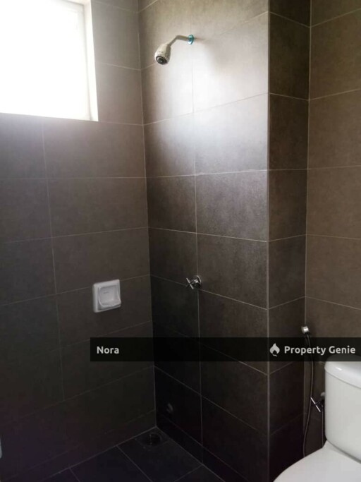 Laman Azalea, Nilai Impian, Partly Furnished for Sale