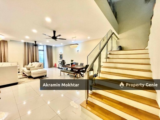 Freehold, Corner Umit, Fully Renovated & 3 Parking | Duplex Unit Temasya Kasih Condominium Glenmarie, Shah Alam