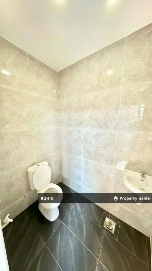 Taman Skudai Baru Fully Renovated 5-Bedroom Double Storey Terrace House for Sale