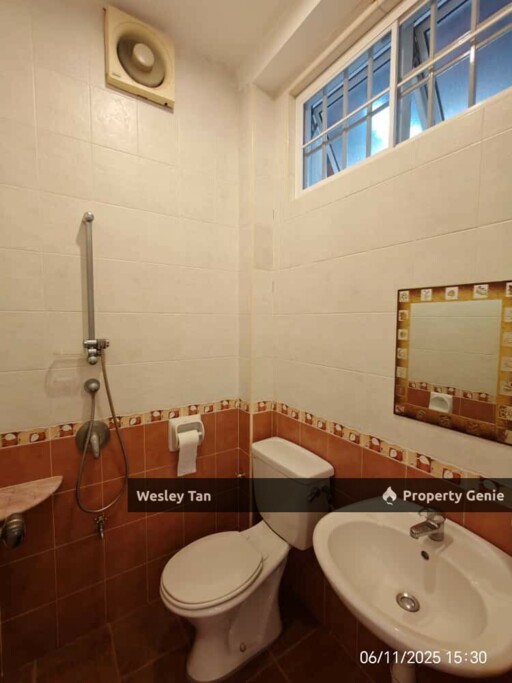 Ujong Pasir Double Storey Semi-D at Taman Sinn