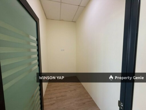 3 Storey Shop Office Top Floor Taman Molek JB Partial Furnished