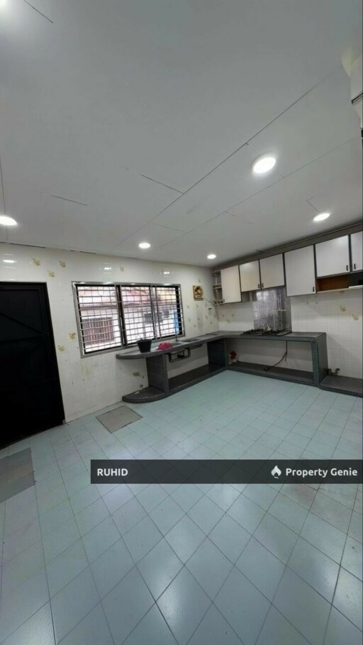 Renovated 1.5 Storey Terrace House Taman Sri Skudai 4R2B