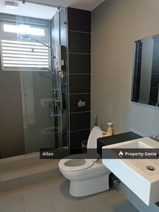 Tropez Residence Fully Furnished Unit with a Renovated Kitchen and Seaview