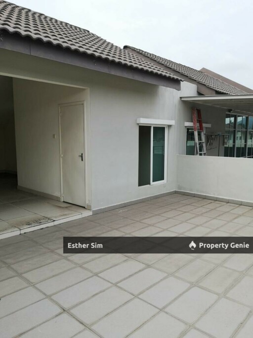 3.5-Storey Corner House @ Bukit Tengah, Jln Song Bang Kheng. [3770sqft, 5+1R](Gated/Guarded With Full Facilities)