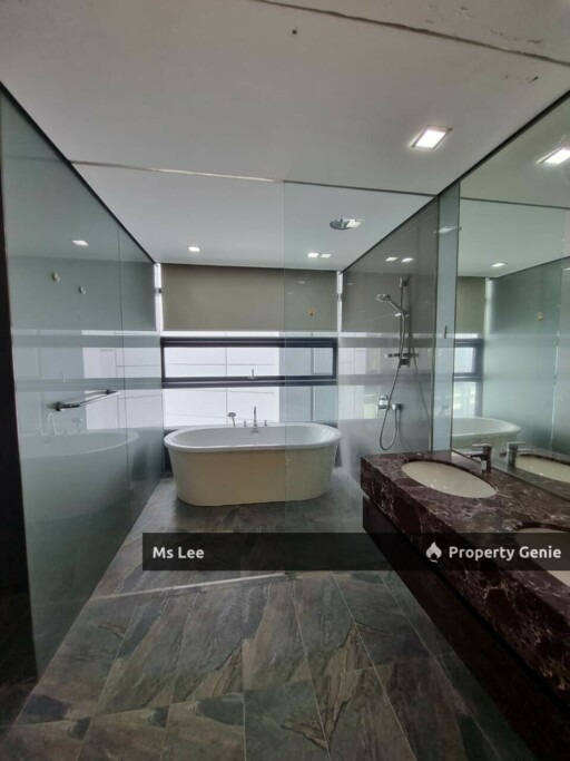 The Troika @ KLCC - Level 39 KLCC park view - 400m / 5 mins walk to LRT Ampang Park