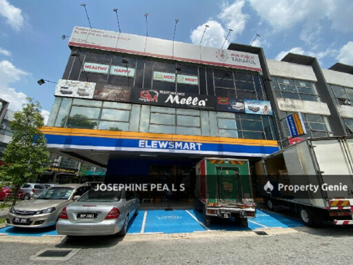 Corner Ground Floor Unit for Rent at The Trillium Lake Fields,Sg Besi