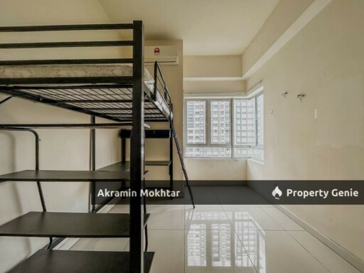 Freehold, End Unit & 2 Covered Parking | Savanna Executive Suites Southville City, Bangi.