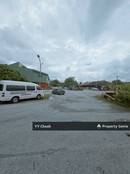 Kuala Kangsar Freehold Factory For Sale, Corner unit, with office building