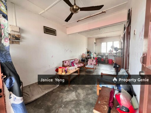 🔥For Sale🔥  Low Cost Flat @ Taman Ungku Tun Aminah Block 63 2 Bedrooms  1 Bathroom  494 sqft Level 4 Free Hold  Non Bumi  Unblock View   Asking Price：RM145k Bank Value：RM190k  欢迎来电 / Whatsapp了解详情
