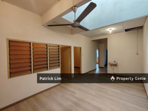 Bukit Beruang Freehold Single Storey Terrace House 4R 2B For Sale