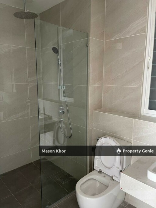 CODRINGTON RESIDENCE CORNER MIDDLE FLOOR SEAVIEW 1615sf 2CP ORIGINAL UNIT GEORGETOWN