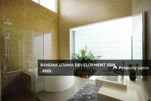 The Effingham, Bandar Utama