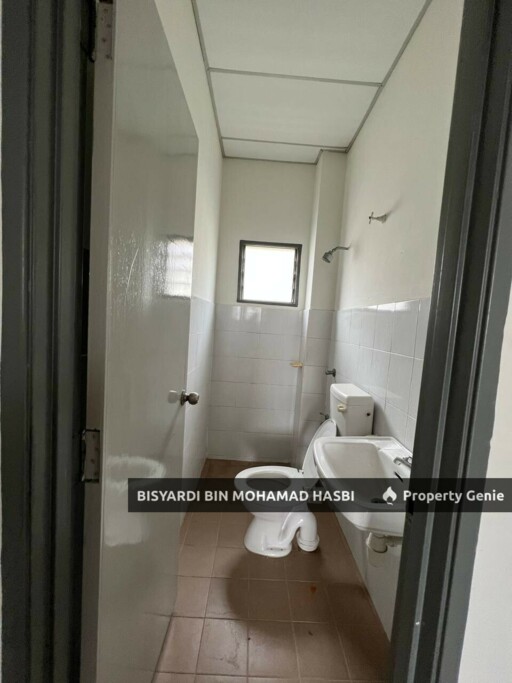 24'x70' Sq.Ft FREEHOLD End Lot Extra Land 2.5 Storey Terrace House Taman Salak Perdana, Bandar Baru Salak Tinggi, Sepang.