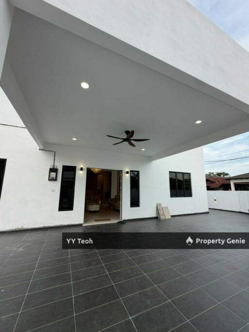 CORNER Ujong Pasir Single Storey Bungalow