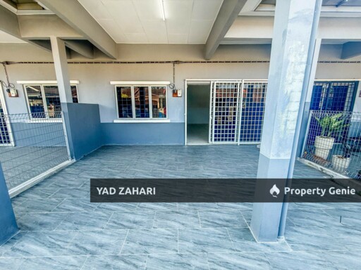 Seksyen 30, Jalan Kebun Shah Alam | Single Storey Terrace 4 Bedrooms | RM380K - Flexible Deposit, Kitchen with Table Top and Nearby School