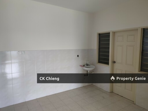 Suriamas Condo Rent, 4 Rooms Partly Furnished, Bandar Sunway PJS10