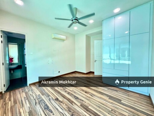 An Exclusive Three Storey Semi Detached House, Seksyen 13, Shah Alam For Sale