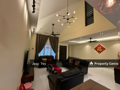 Exclusive Agent - 1½ Storey House For Rent