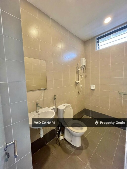 Taman Tasik Prima, Puchong | Townhouse 5 Bedrooms | RM890K - Fully Furnished, Roof Deck Facing Lake View & Spacious Built Up