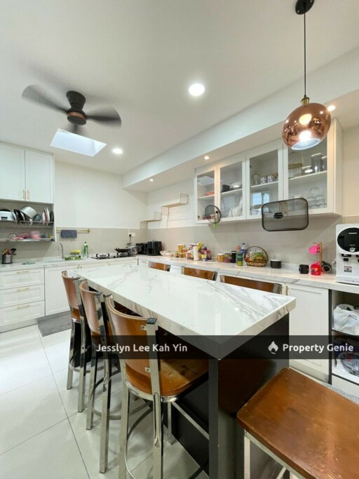 3 Storeys Semi D Cluster, Villa Astana Kajang Fully Furnished For Sale