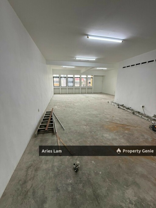 Taman Pelangi / 1st and 2nd Floor For Rent / Hot Area / JB Town / Near KSL Mall