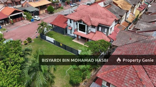 Corner Lot with Ample Parking + Extra Land 2 Storey House, Bukit Jelutong Shah Alam.