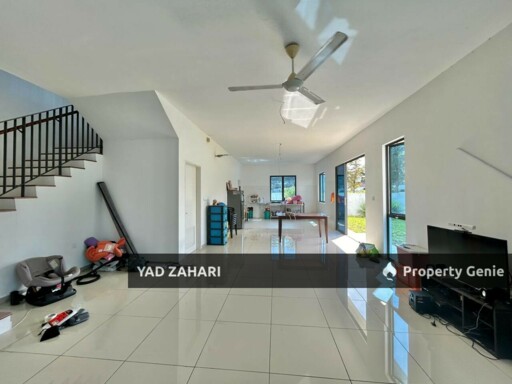 Huge Extra Land Corner Lot Double Storey Terrace House, Hijayu 2 Resort Homes, Bandar Sri Sendayan