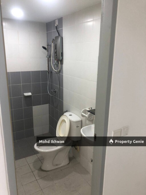 SERI INTAN APARTMENT SETIA ALAM: 850 Sqft, Partially Furnished