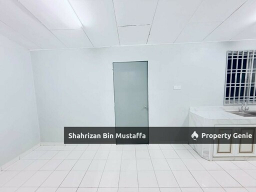 International Lot, End Lot, Taman Flora Heights, Pasir Gudang, Johor