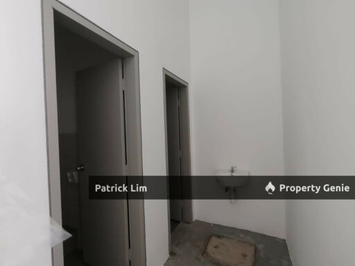 SKYWIZ AYER KEROH (GROUND FLOOR) SHOPLOT FOR RENT