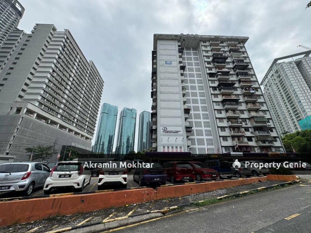 Pangsapuri 17 Tingkat PKNS Kg Kerinchi , Bangsar South KL