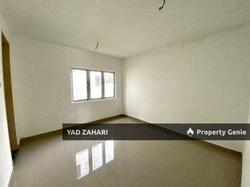 Taman Alam Kemuning, Shah Alam | 3-Storey Bungalow 6+1 Bedrooms | RM1.6M - Near Highway, Spacious Car Porch & Big Covered Balcony