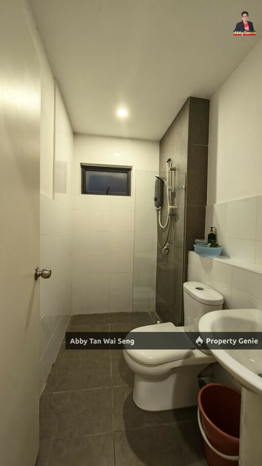 Kingfisher Inanam | Top Floor Hill View | Fully Furnished
