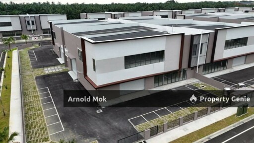 1.5 Storey Semi D Factory at Taman Perindustrian Air Hitam Klang for Rent