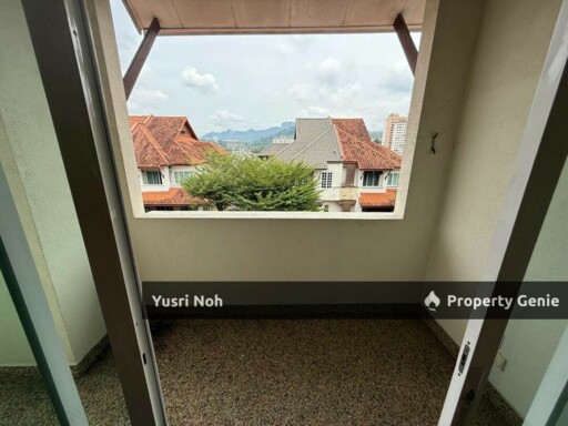 3.5 STOREY SEMI DETACHED BEVERLY HEIGHTS, AMPANG