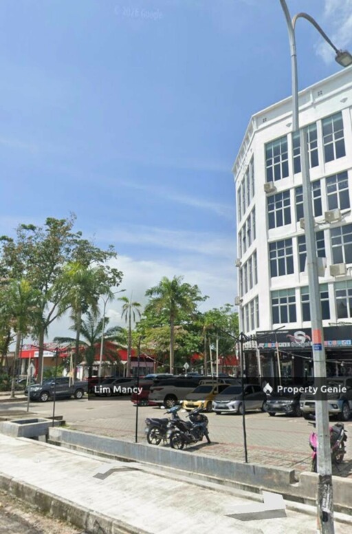 Taman Suria,Larkin Three Storey Commercial Corner