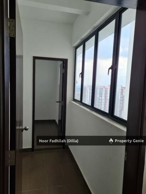 Corner and Spacious Unit Oasis 1 Condominium Mutiara Heights