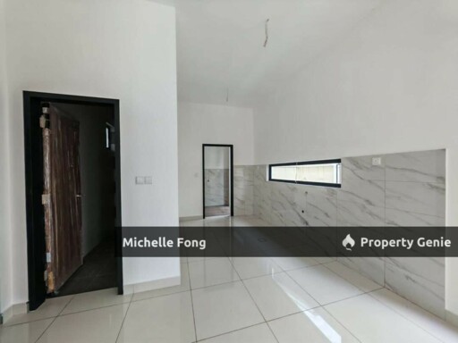 Honeydale Residence @ Impian Emas / Skudai / Double Storey Cluster For Sale / Original Condition  / Gated Guarded