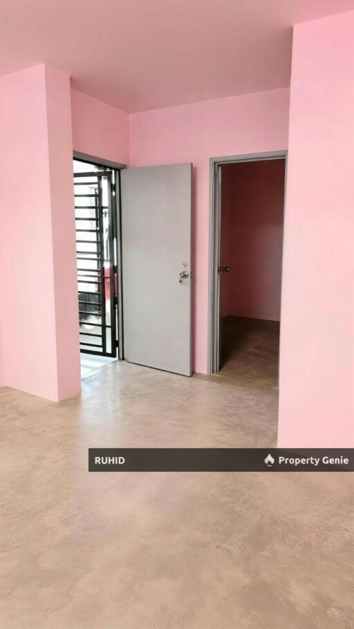 Low Medium Cost Flat For Sale at Taman Tampoi Utama, Johor Bahru | 710 sqft | 3 Bedrooms | Non Bumi