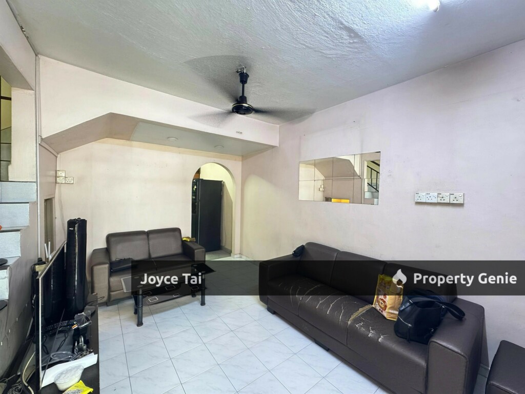 Double Storey House For Rent