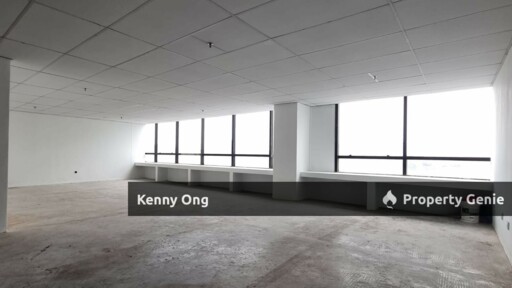 City plaza office unit for rent with carpark