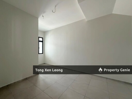 Freehold 4-Bedroom Terraced House In Krubong Destar