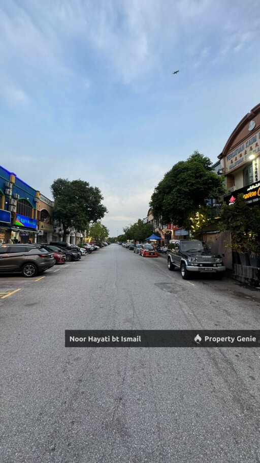 Shah Alam, Sect 13, 2sty Cornet Lot Shoplot for Rent RM20k